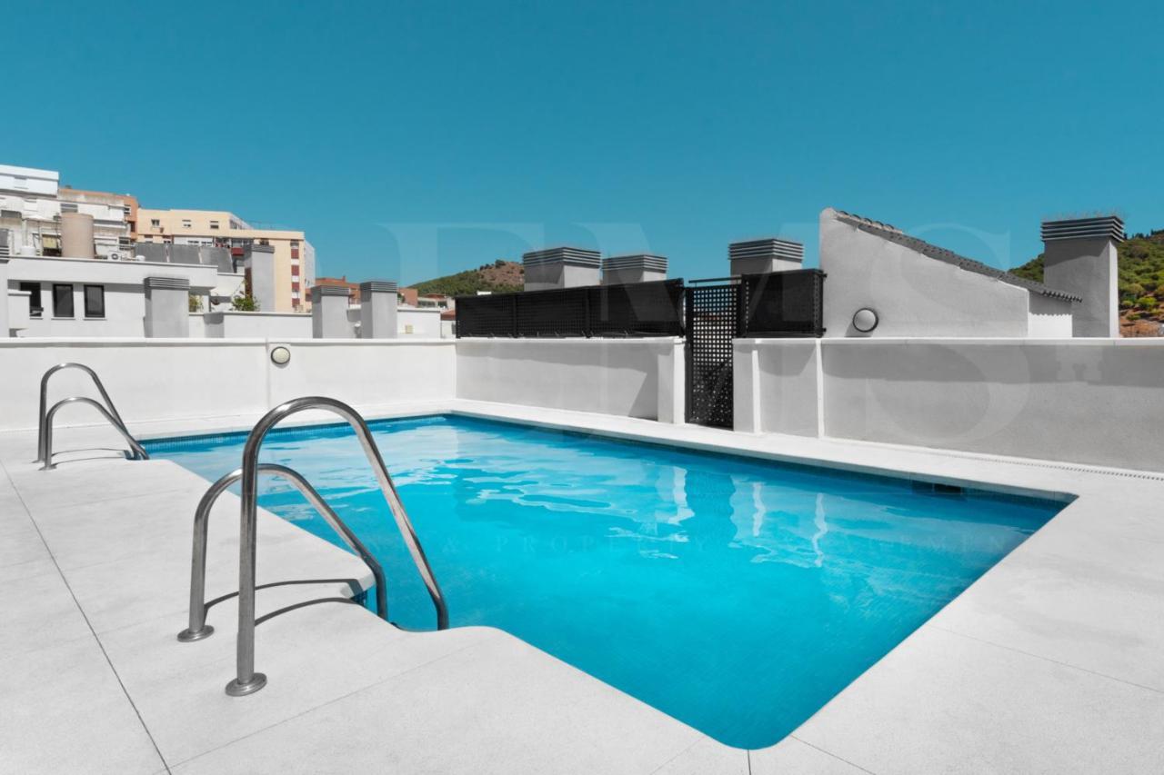 Cozy Flat With Common Pool & Parking - Center By Rems Lägenhet Málaga Exteriör bild