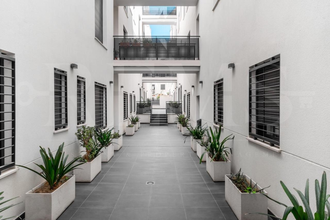 Cozy Flat With Common Pool & Parking - Center By Rems Lägenhet Málaga Exteriör bild
